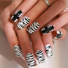 CUTISH ZEBRA PRINT NAILS 12PC